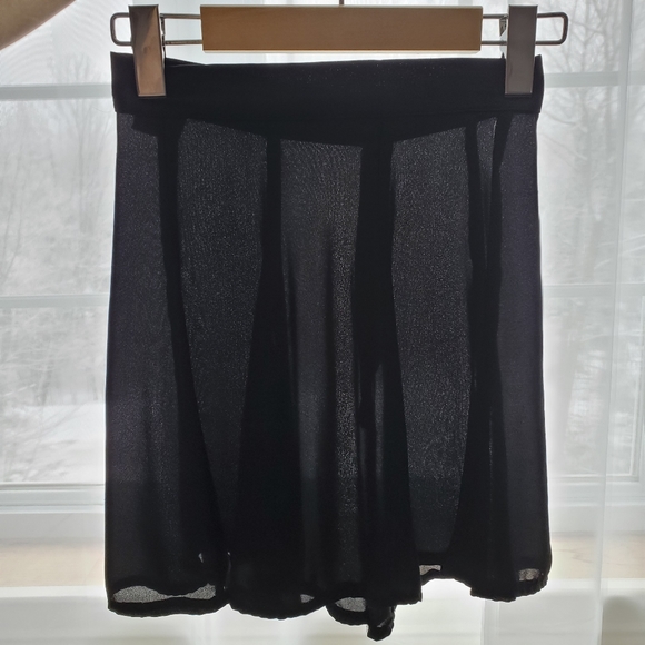 Brandy Melville skirt - Picture 6 of 6
